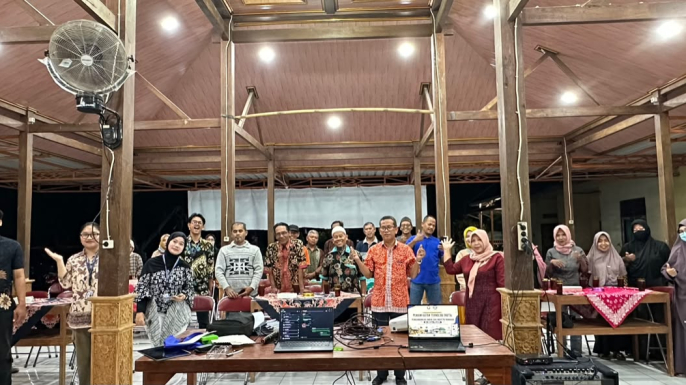 Mahasiswa KKN  Tim  II UNDIP Dorong Digitalisasi  UMKM  Desa Pojok melalui Optimalisasi Google Maps